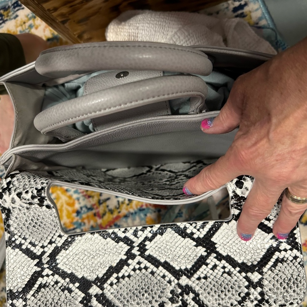 Purse - Picture 4 of 10